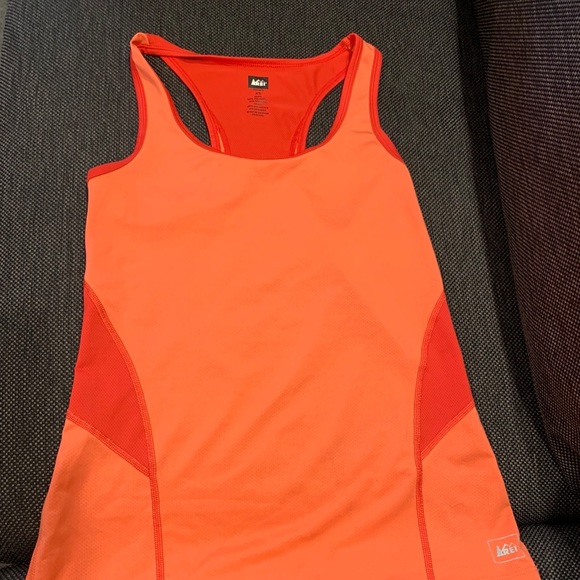 EUC REI tank; Size XS - Picture 1 of 3